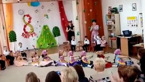 Танец матрешек. Средняя группа