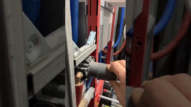 Монтаж встроенного смесителя гигиенического душа