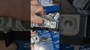 Если в замке зажигания заклинил ключ Volkswagen.mp4