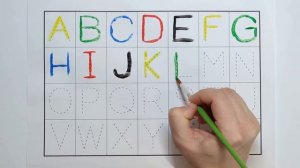 Пишем английский алфавит красками