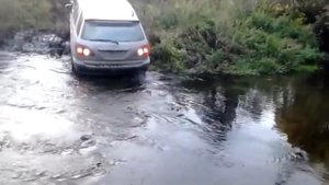 Lexus rx 300 в реке