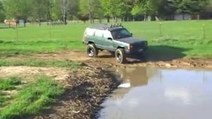 Внедорожник 4х4 в луже! Джип внедорожник засел!