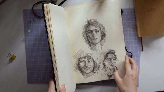 #13 Обзор на большой старый скетчбук А4 + акварельные рисунки. смотреть онлайн