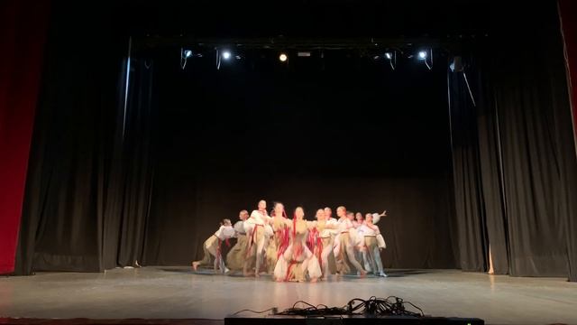 Народный коллектив студия современного танца "Ритм-Данс", 15-18 лет