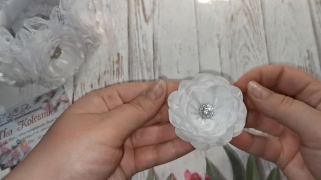 Белоснежная резиночка на пучок. МК/DIY #резиночканапучок #гулька #мастеркласс #бантикившколу смотреть онлайн