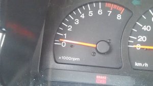 Daewoo Nexia 1,5 8 кл. 2008 г. Дергается стрелка тахометра