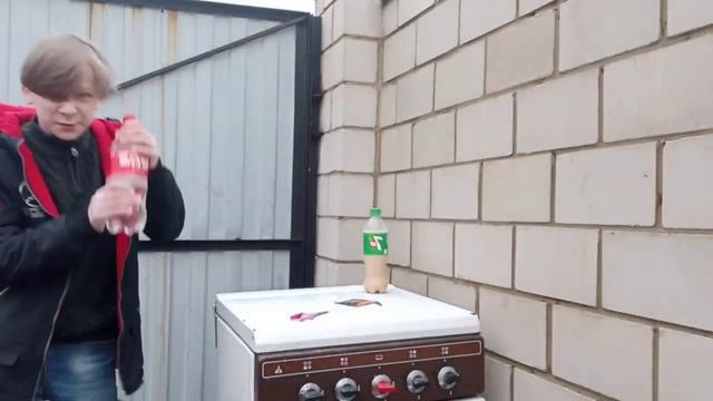 Что Будет Если СМЕШАТЬ КОФЕ,ЧАЙ с ХОЛОДНОЙ ВОДОЙ! **ОЧЕНЬ ВКУСНО** смотреть онлайн