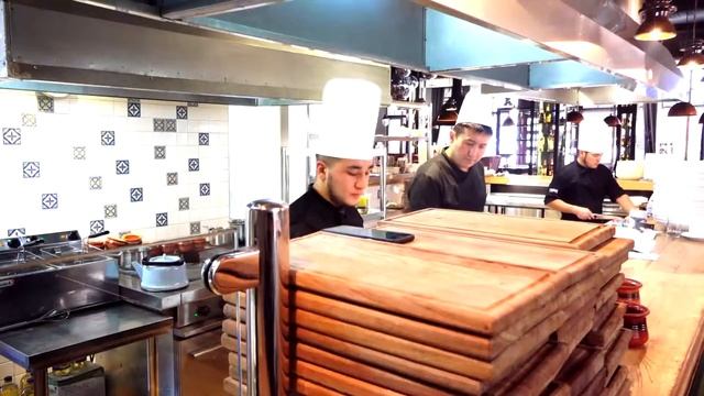 Клуб Надёжных Партнеров, кафе-бар "UGOLOK" смотреть онлайн