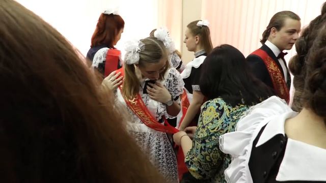 =Утро Последнего звонка в 11 Б школы 21= г Ковров смотреть онлайн