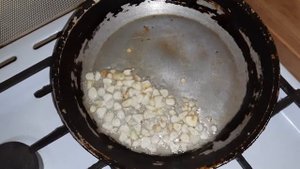 Жаренный чеснок . Жарим чеснок. Изысканные блюда. Чеснок. Поджарки.