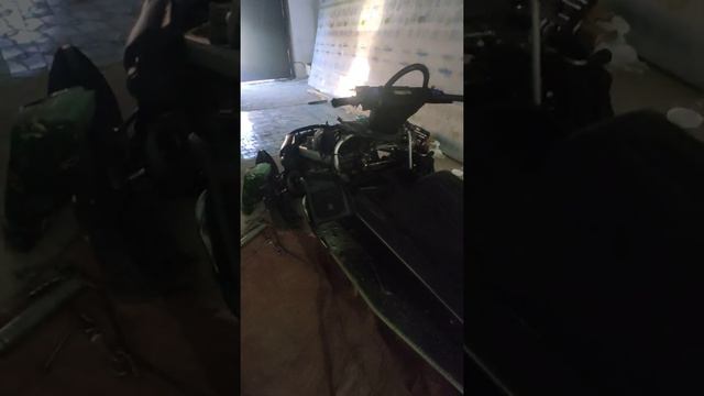 Снимаю двигатель чтобы поменять стартер Ямаха Професионал смотреть онлайн