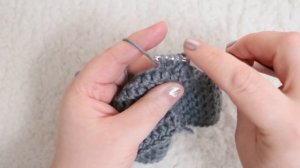 Плотная шапка крючком. Подробный мастер класс.