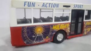 Metro Bus Unboxing and Review ,Открываем игрушки машинки. Городской автобус с гармошкой