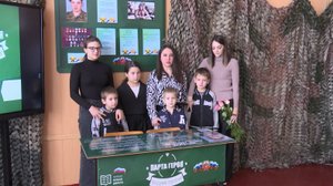 В школе №13 Майкопа торжественно открыли Парту героя Равиля Меркицкого