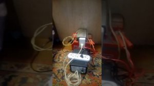 Аккумулятор заряжает сам себя.