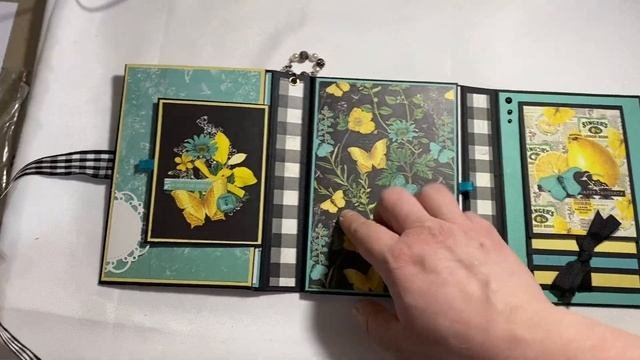 Trifold Mini Vintage Lemon Twist