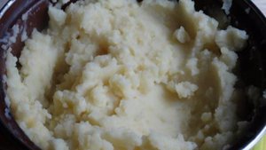 Картофельное пюре с сырным соусом