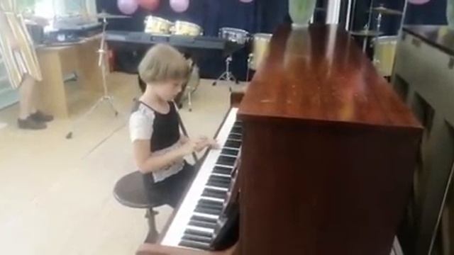 Пескова Кира. "Конек" чешская народная песня. смотреть онлайн