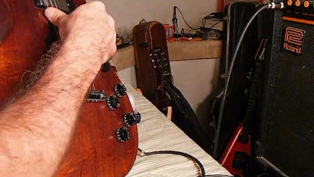 Parts Alot Plays Gibson Faded Studio 2006 final.wmv смотреть онлайн