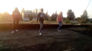 Танец под песню бара бара