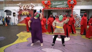 Флешмоб родителей выпускников 11 классов последний звонок 2022 Александровское