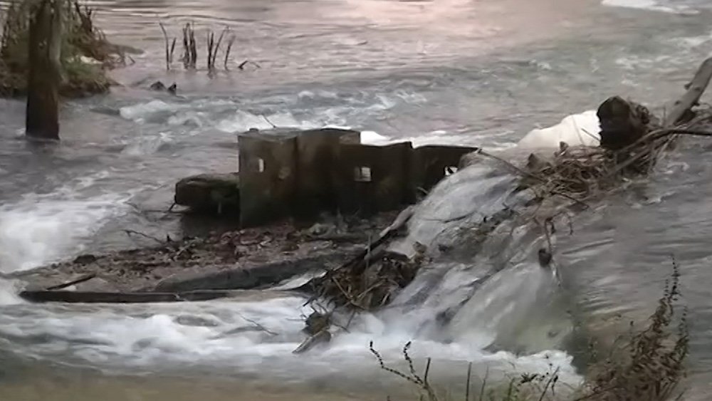 Густая пена, едкий запах: реку Алатырь отравили токсичными отходами / События на ТВЦ