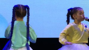 Шоу-группа Sмузи - Шла Саша по шоссе