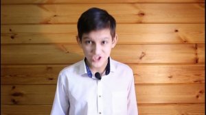 Вакуленко Иван читает стихотворение Давида Самойлова "Гитары"
