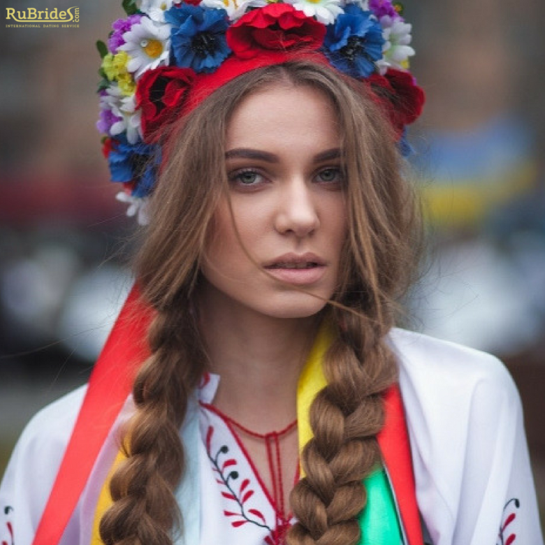 Украинские девушки. Красивые украинские женщины. Olga bolek модель украинка. Украинский костюм женский. Красивые украинки.