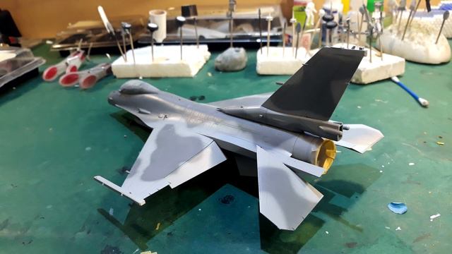 F 16 Block 52+ Tamiya 1 48 Step by Step build смотреть онлайн