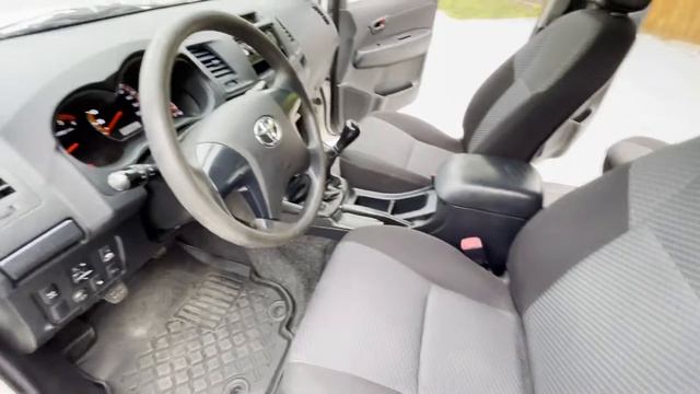 Toyota Hilux 2.5 D-4D смотреть онлайн