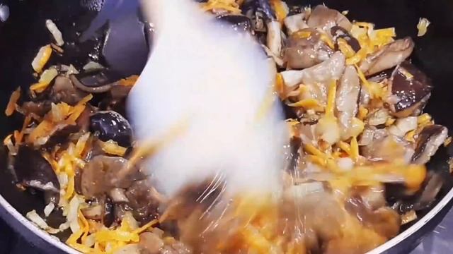 Западно-украинский ароматный и очень сытный суп ! Готовлю постоянно это традиционное блюдо ! смотреть онлайн