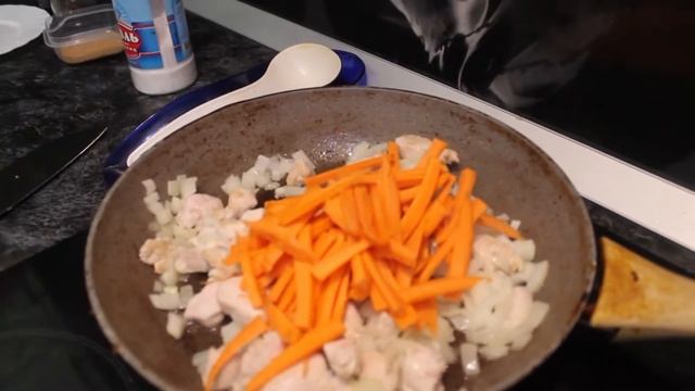 Спагетти с курицей в соевом соусе смотреть онлайн