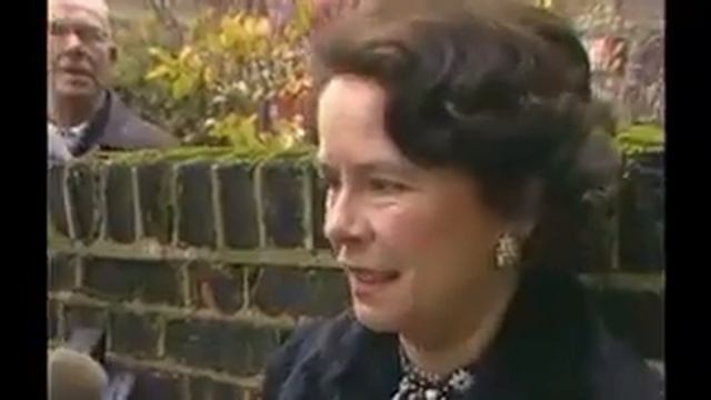 Charlie Chaplin receives a Blue Plaque смотреть онлайн