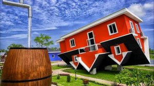 Как мы отдыхали в Тайланде, Перевёрнутый Дом или Дом Вверх Ногами, Паттайа