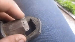 Устранение дребезга подножек пассажира на китайском мопеде.