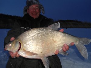 Зимняя рыбалка в Сузунском районе на базе "Клевое место"