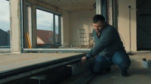 Монтаж больших панорамных окон весом более 600 кг, Монтажные пултрузионные консоли, Утепление откос