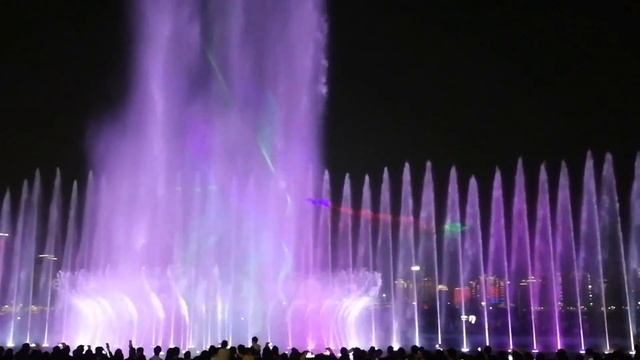 Танцующий фонтан в Наньчане. Autumn Water Square in Nanchan
