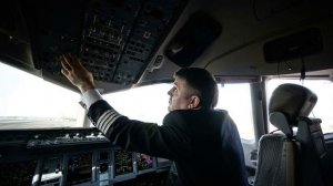 Пилоты рассказали, что происходит в кабине во время полета