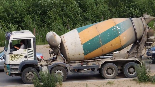 Машина Бетономешалка едет на стройку видео для Детей