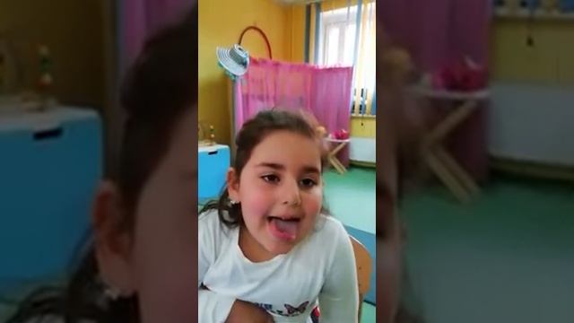 Упражнение "Солдатик" для постановки звуков "ш" и "р".