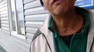 БОМЖ рассказывает стихотворение о себе. Вы послушайте!