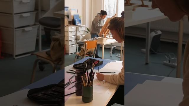 Высказывайтесь на бумаге с помощью карандашей Pictoria ? смотреть онлайн