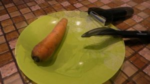 Нож для чистки овощей VICTORINOX