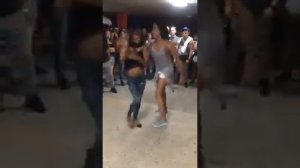 Así Se Baila Merengue Dominicano -(Video Baile)