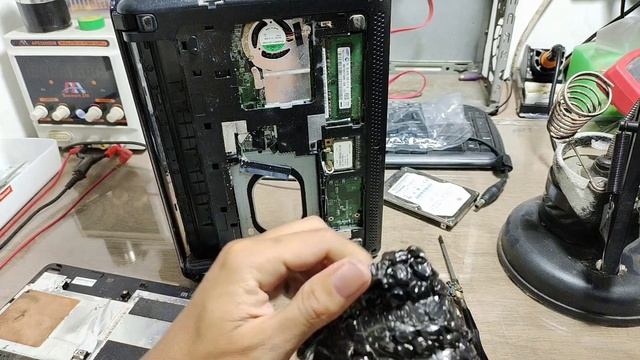 Cara Mengganti Harddisk dan Keyboard Acer D270 mudah untuk dipahami смотреть онлайн