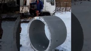 Разгрузка жби колец для колодца манипулятором