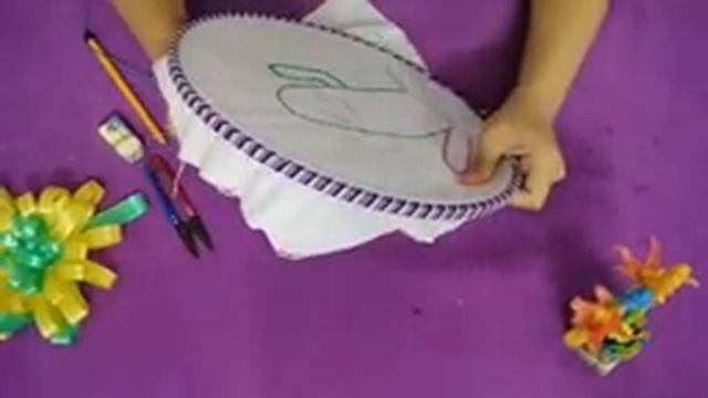 Кактус растет в жаркой пустыне, но благодаря своей жизнеспособности он все еще цветет - Sam v смотреть онлайн