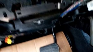 снимаем airbag в ногах ford focus 3